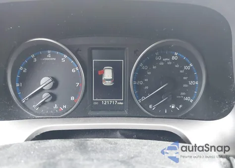 2017 Toyota Rav4 Xle z USA, uszkodzony, nr VIN JTMRFREV7HD199244